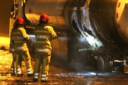 Tankwagen vat vlam met resten benzine