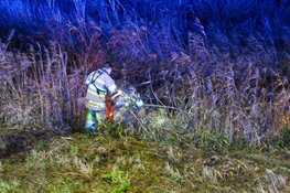Auto half te water in Zeewolde