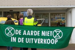 Actie in gemeentehuis tegen datacenter