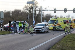 Botsing tussen twee auto's in Zeewolde