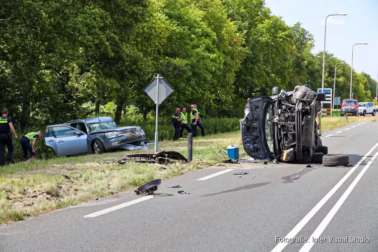 Gewonden en enorme ravage na ongeval in Zeewolde