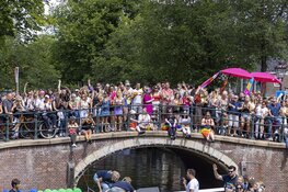 Canal Parade Pride Amsterdam in volle gang (fotoalbum)