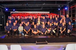 Medewerkers Veiligheidsregio Flevoland leggen ambtseed af in nieuwe brandweerkazerne