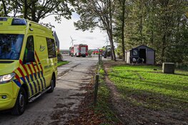 Man zit vast in machine bij boeren bedrijf in Zeewolde