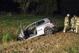 Auto belandt in sloot in Zeewolde