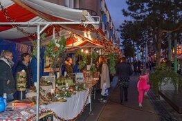 Kramen, koren, kersttrein en kerstmannen op het Kerstfestijn