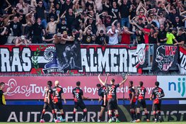 Almere City FC schrijft historie met promotie naar Eredivisie. FC Emmen degradeert
