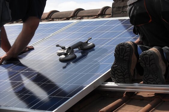 Bijna helft elektriciteitsproductie uit hernieuwbare bronnen