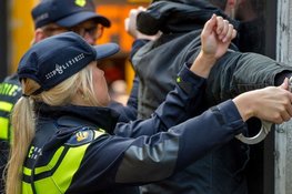 Vrouw overleden, verdachte aangehouden